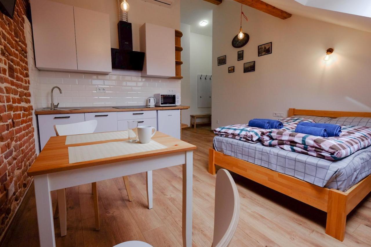 Apartments Galicia Lviv Bagian luar foto