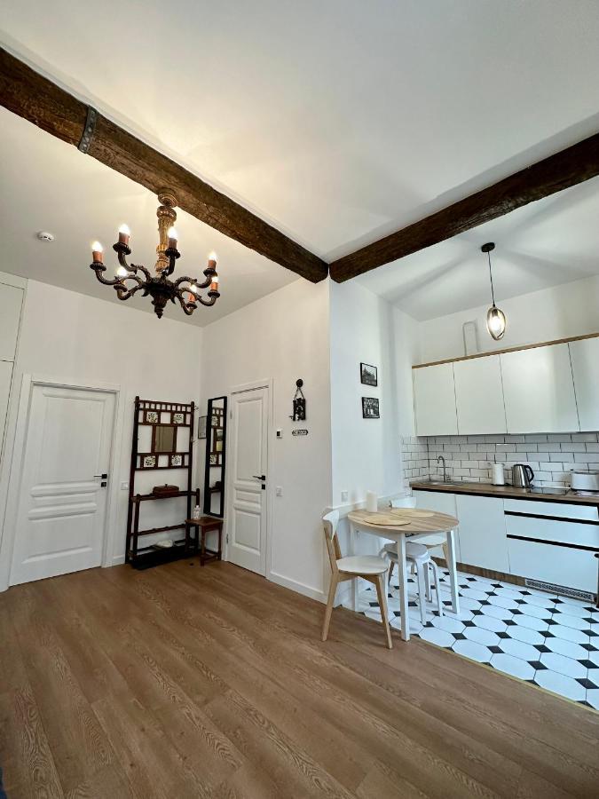 Apartments Galicia Lviv Bagian luar foto
