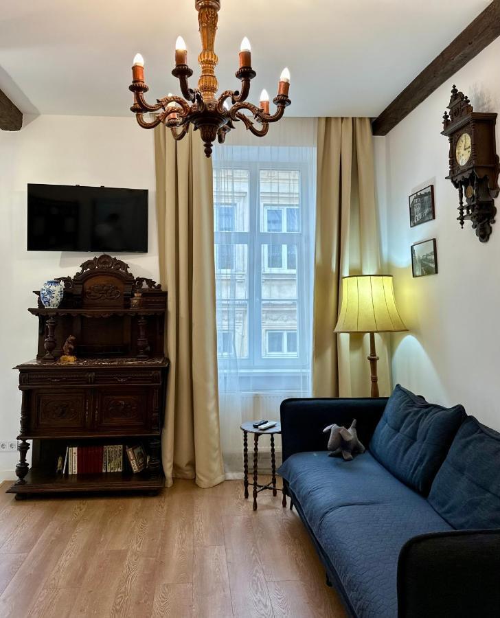 Apartments Galicia Lviv Bagian luar foto