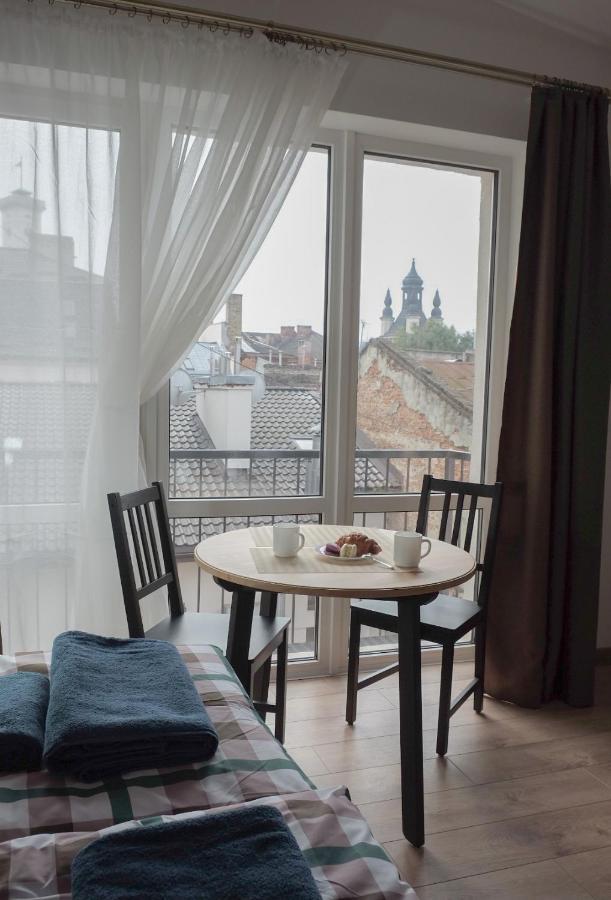Apartments Galicia Lviv Bagian luar foto